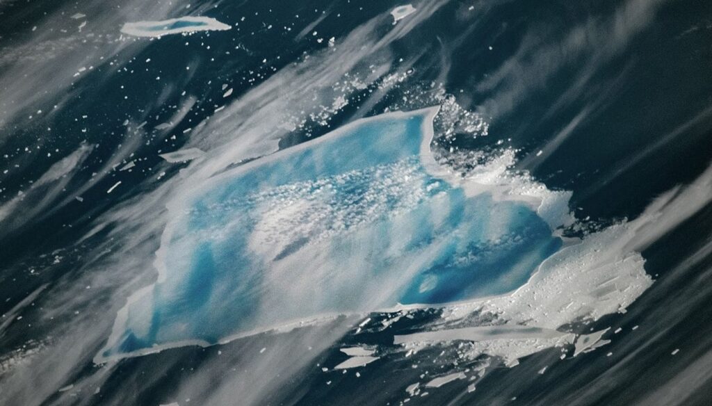 Because the A23a iceberg, as big as Rome, has turned blue and is disintegrating