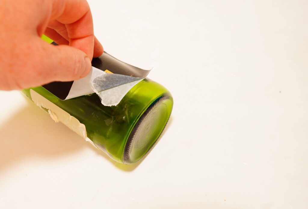 How to remove labels from jars and why it is difficult to remove them: the most effective method