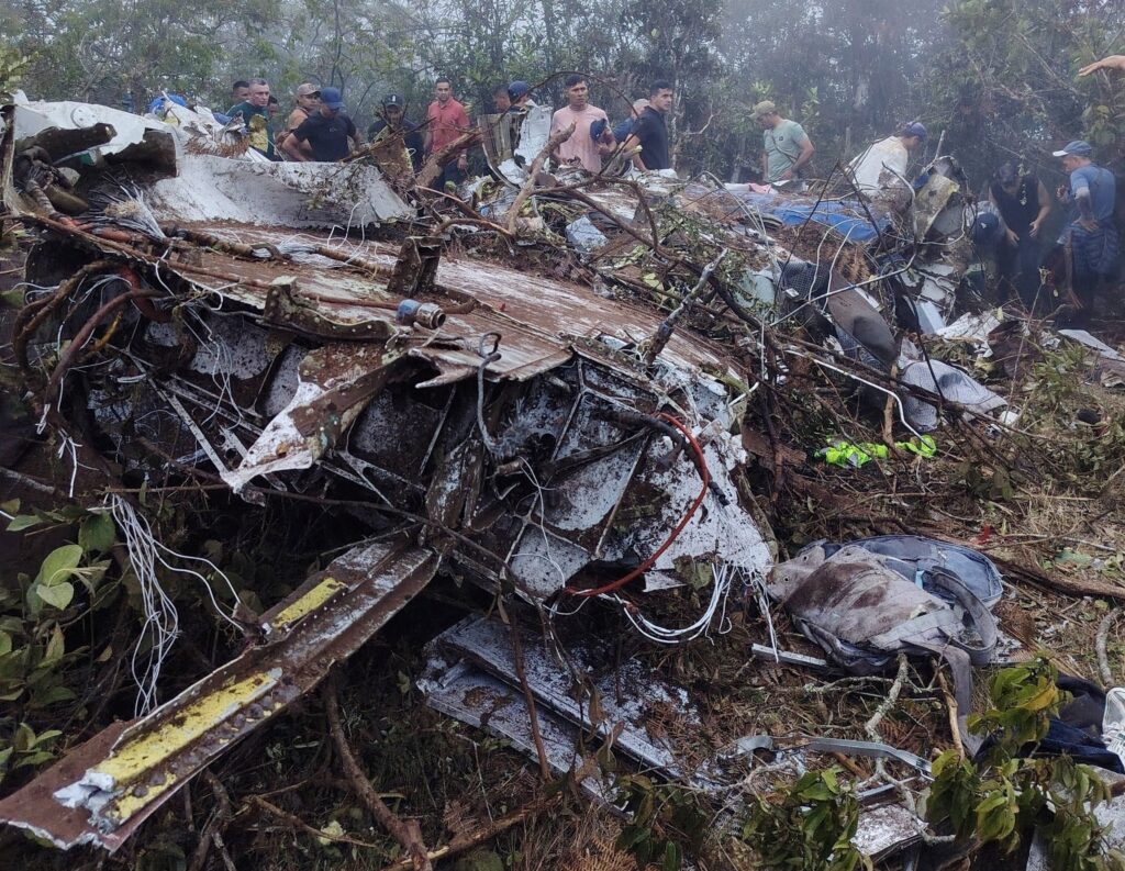 Plane crash in Colombia, flight crashes on the border with Venezuela, 15 people dead: what we know
