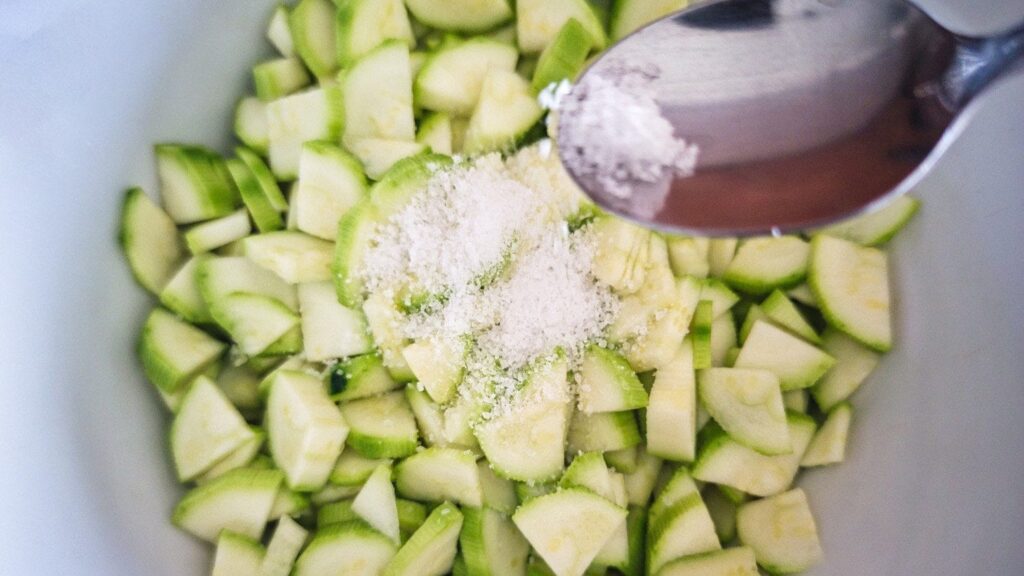 Why does salt cause water to come out of vegetables? It's osmosis' fault