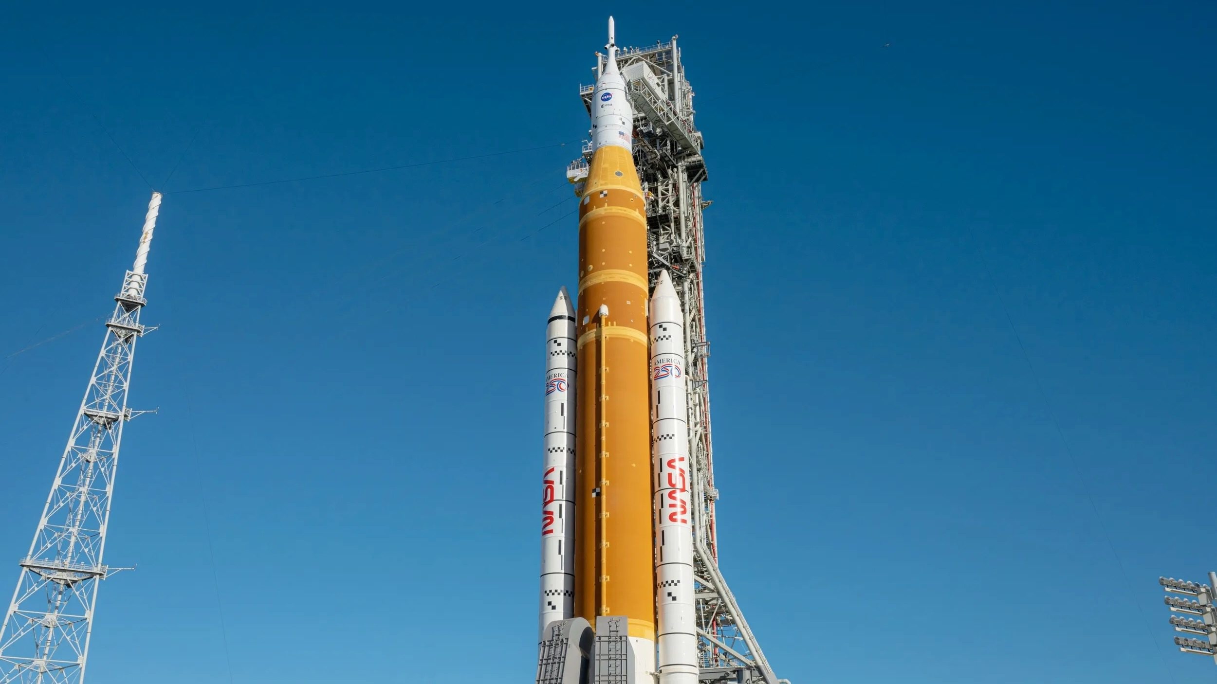 NASA's Artemis II, new date in April: why returning to the Moon is still difficult