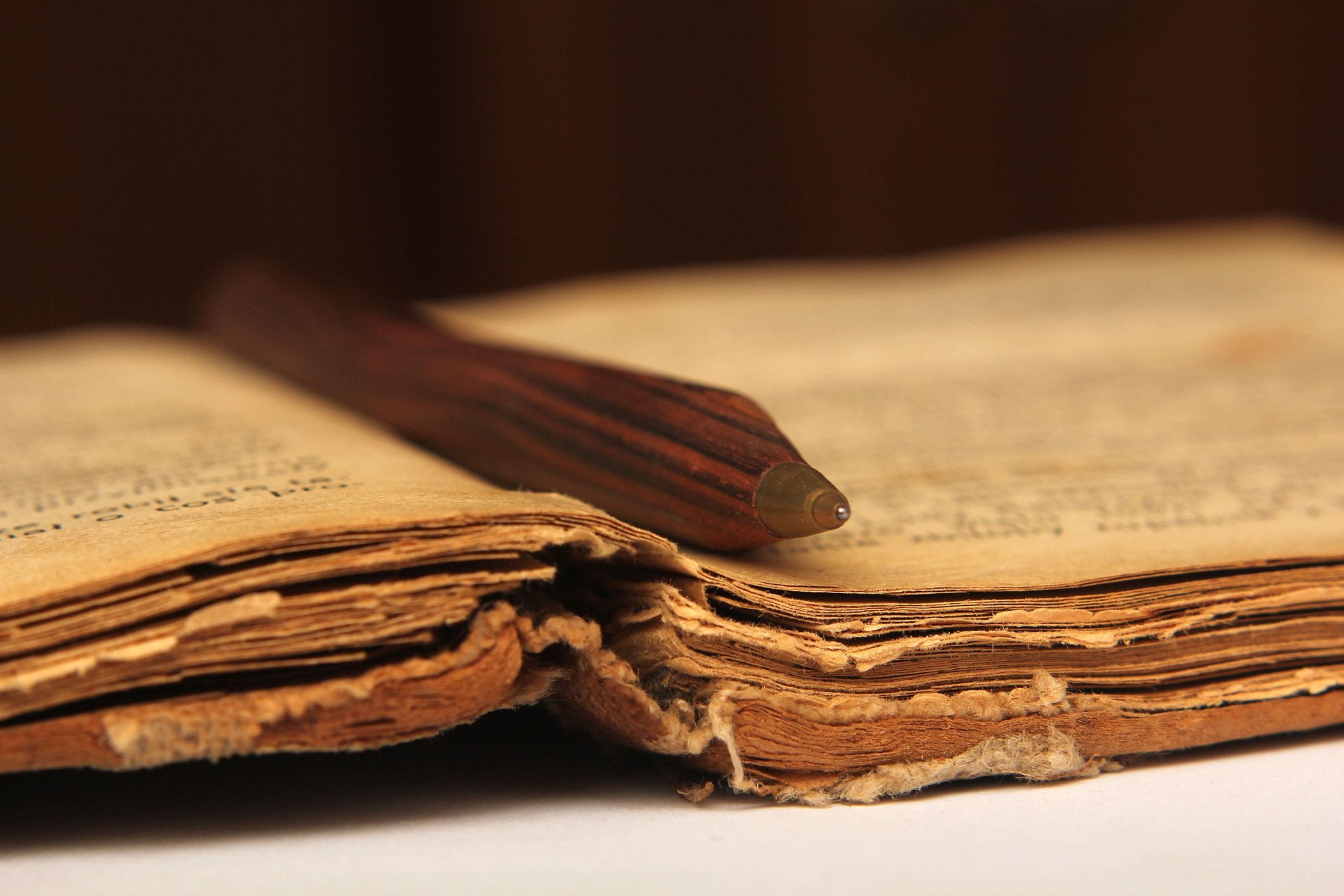 Why paper yellows over time: the chemical explanation