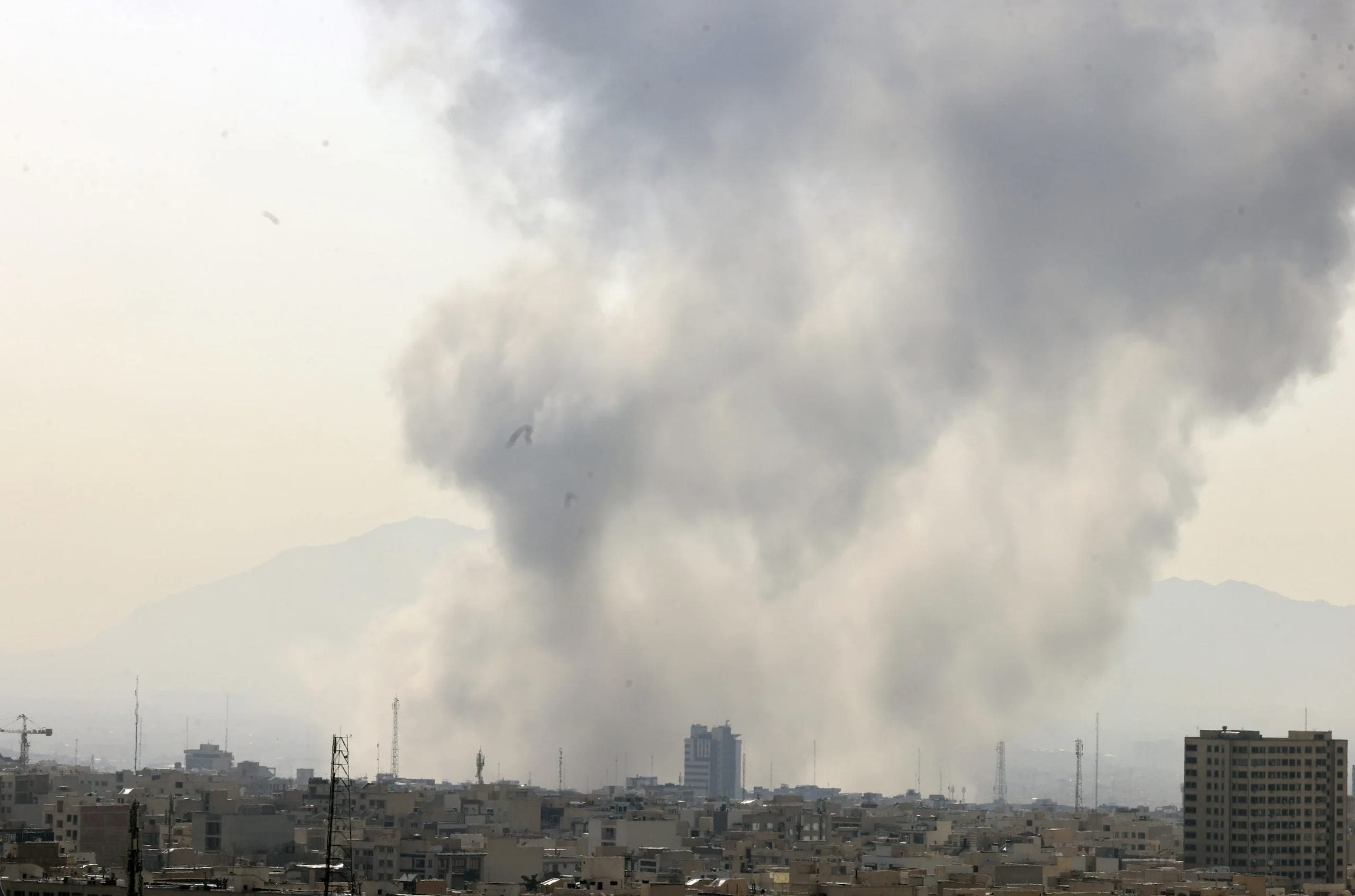 USA and Israel attack Iran, the Islamic country counterattacks US bases: the reasons for the attack