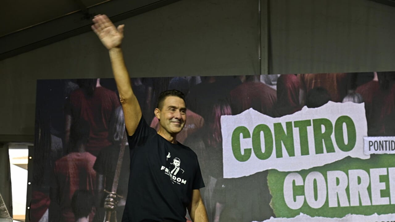 How to quickly become a traitor