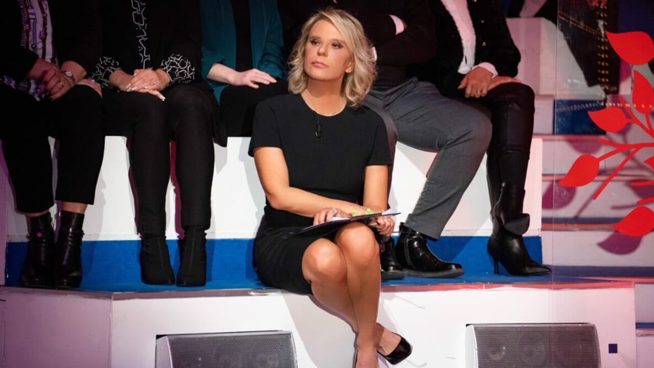 There's Posta for you, the report cards: Roberto Olympic champion of 'cerving' (0), Annarita cries but is finally free from those ungrateful children (9)