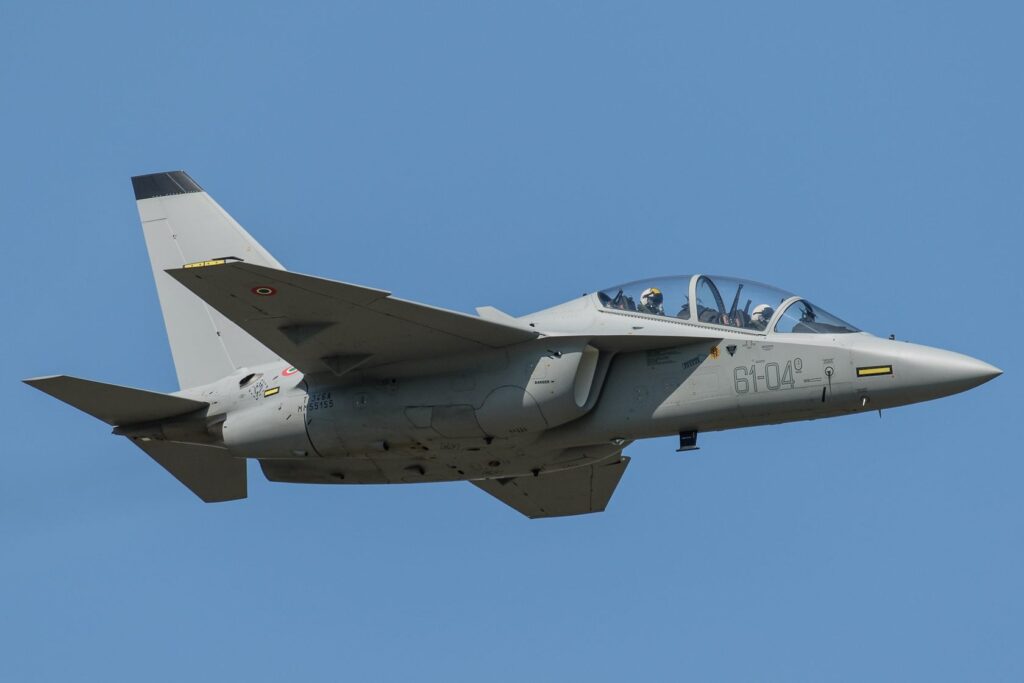The new aircraft of the Frecce Tricolori is the M346: characteristics of the fighter that will replace the MB-339