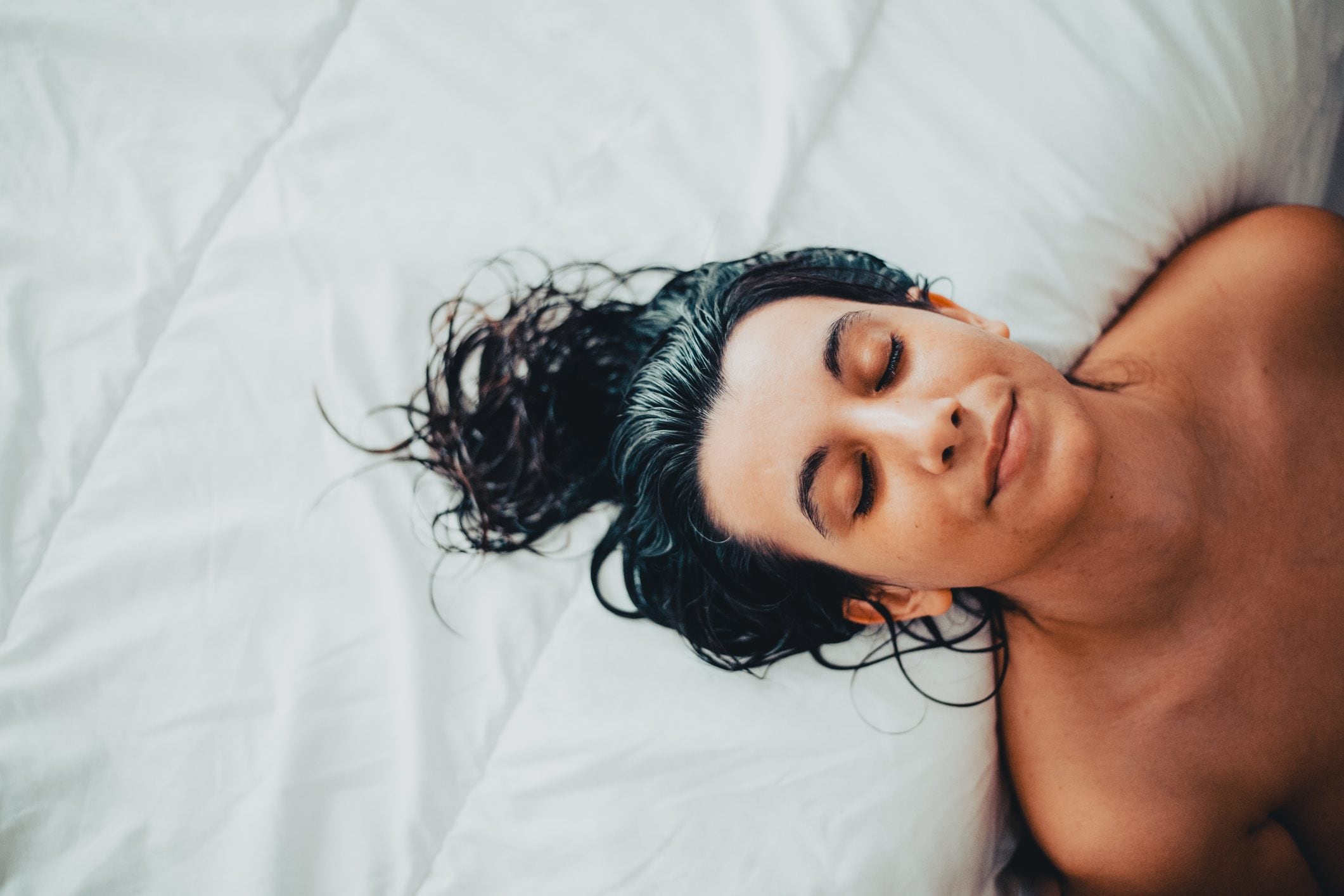 Does going to sleep with wet hair really give you a cold? No, this is a false myth