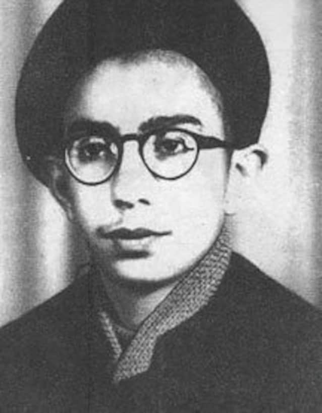 Khamenei as a young man (Wikimedia Commons)