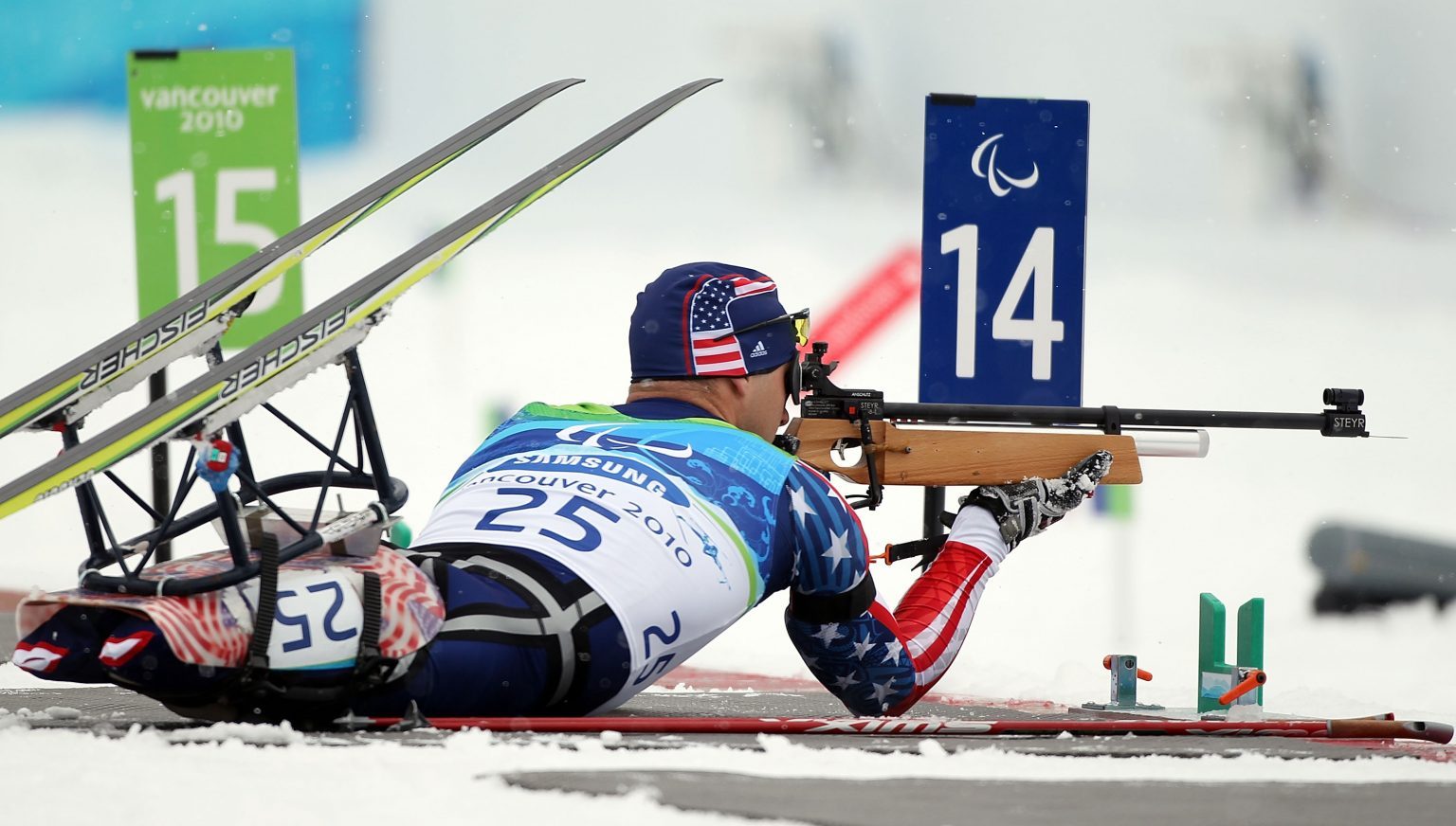 How blind athletes manage to hit the target in Paralympic biathlon: aiming with hearing