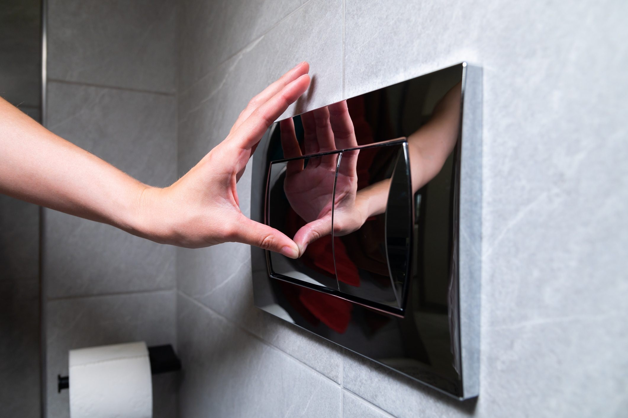 How much water is saved with the small flush button and how much is consumed: the calculation