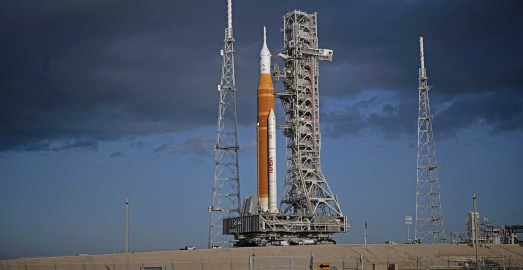Everything is ready for the launch of the Artemis 2 mission to the Moon, but the future of the program is uncertain