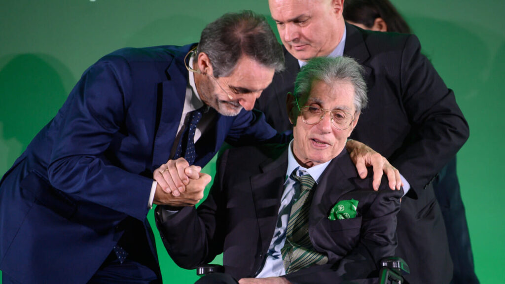 But the federalism so dear to Bossi remained only a dream