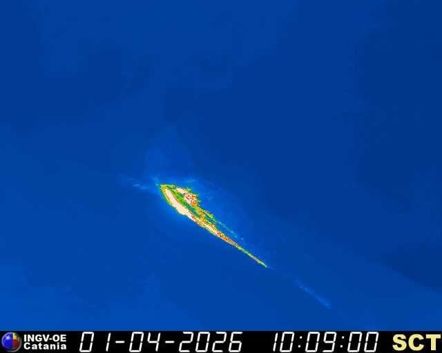 Stromboli, more intense effusive activity than usual from the North crater: lava flow along the Sciara del Fuoco