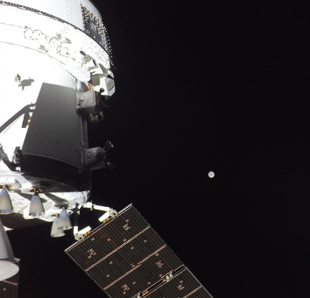 artemis moon 2