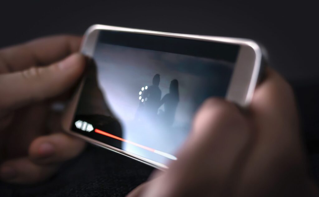 Why Wi-Fi Gets Slow in the Evening: Possible Reasons and How to Fix It (Even with the 5 GHz Band)