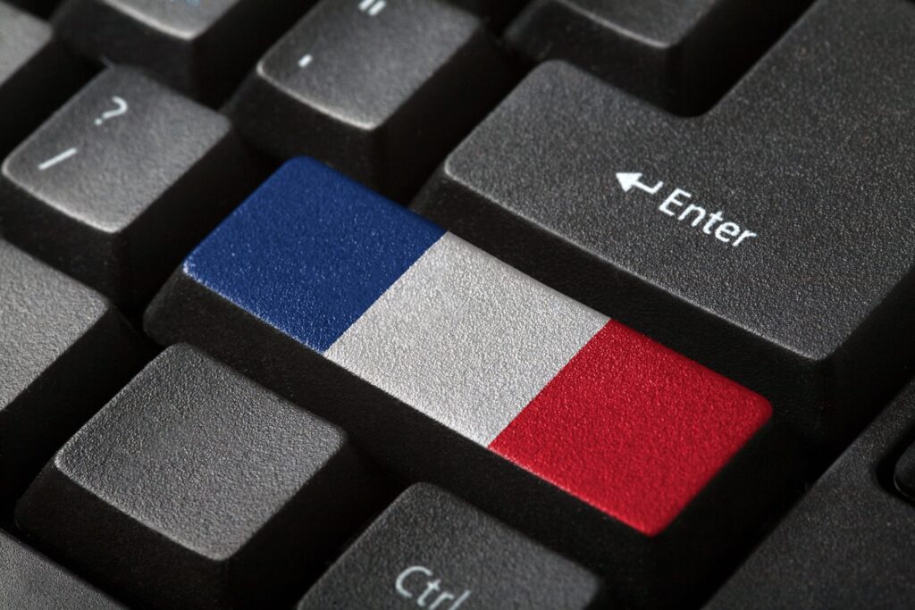 Why France is replacing Windows with Linux in public offices: what is digital sovereignty