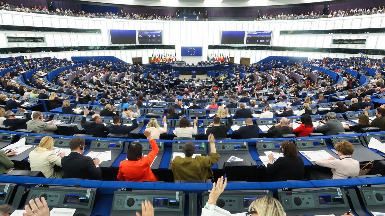 Defence, cohesion and own resources: the EU Parliament wants a 2 trillion budget