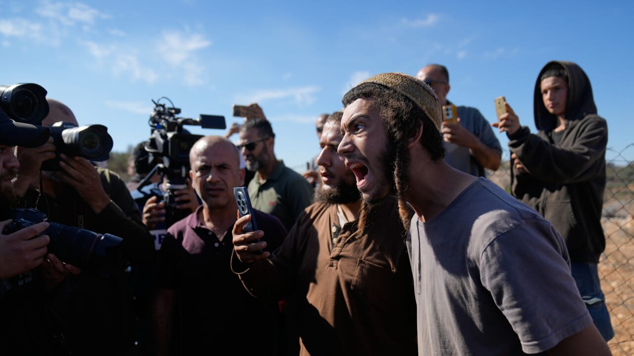 The debate on the death penalty in Israel is outside the EU Parliament and the debate on anti-Semitism is inside