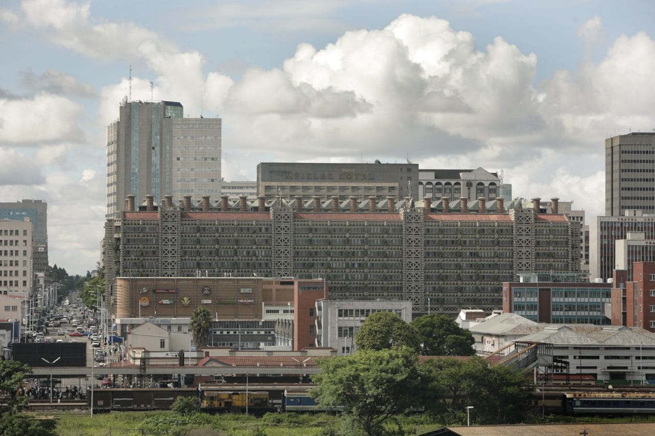 An architecture inspired by termite mounds: Eastgate Center in Harare, the bionic building that reduces consumption