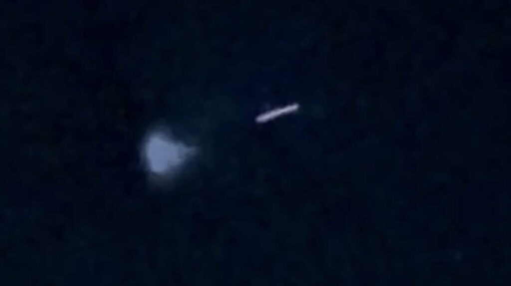 The spectacular trail of light in the sky over Northern Italy was a SpaceX Falcon 9 rocket on a Starlink launch