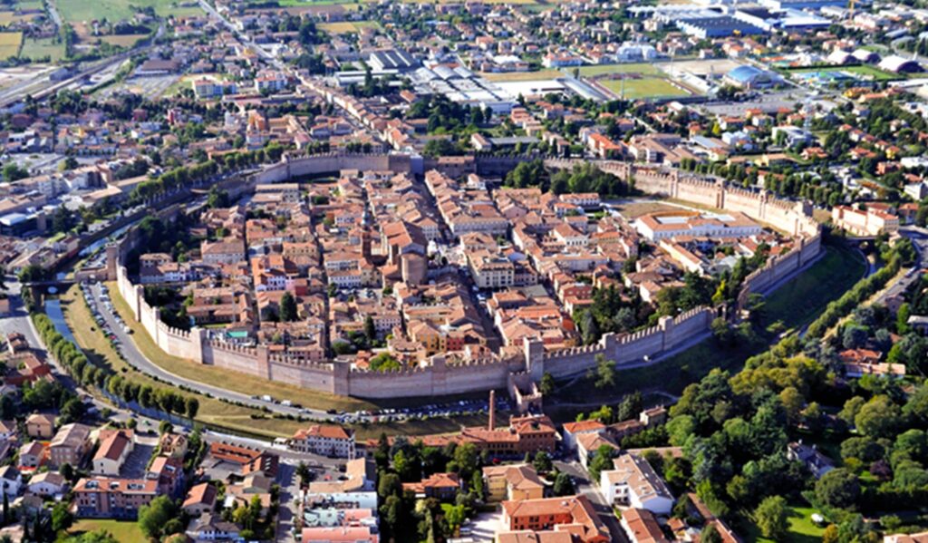 Cittadella is the only village in Europe with elliptical medieval walls that can be entirely traversed for 1.5 km