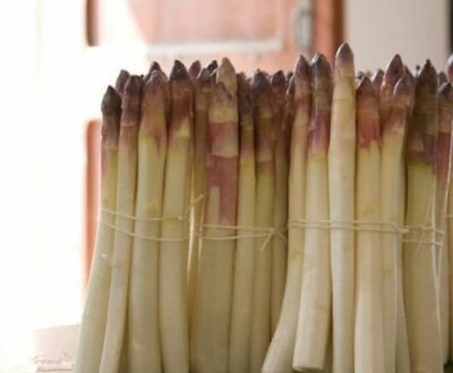 pink half-go asparagus