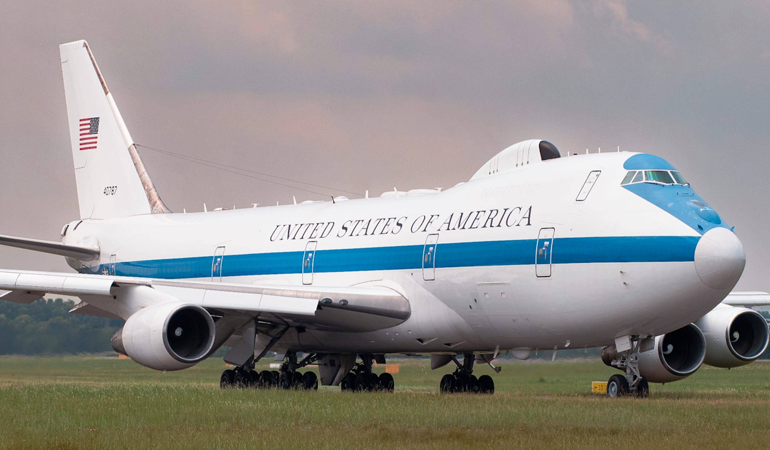 The president of the USA has a "plane of the Apocalypse": what the Boeing E-4B Nightwatch looks like