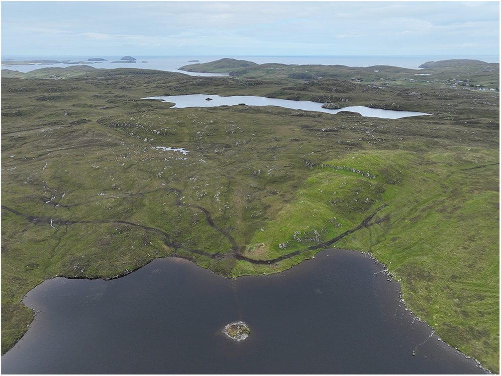 An artificial island perhaps older than Stonehenge discovered in Scotland: it is a 5000-year-old crannog