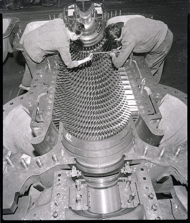Production of a turbine, Milan, 1966 (photo by Paolo Monti). The expansion of the mechanical industry was one of the cornerstones of Italian growth during the years of the Italian miracle.