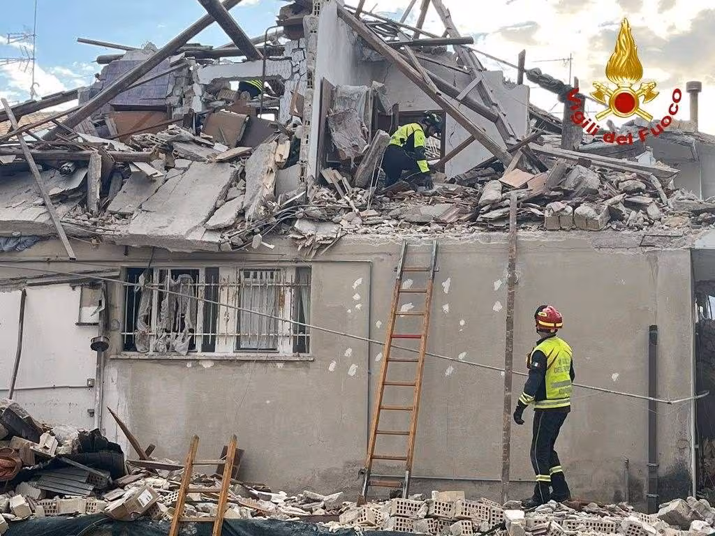 Collapse of a building in Porto Sant'Elpidio: the gas cylinder hypothesis