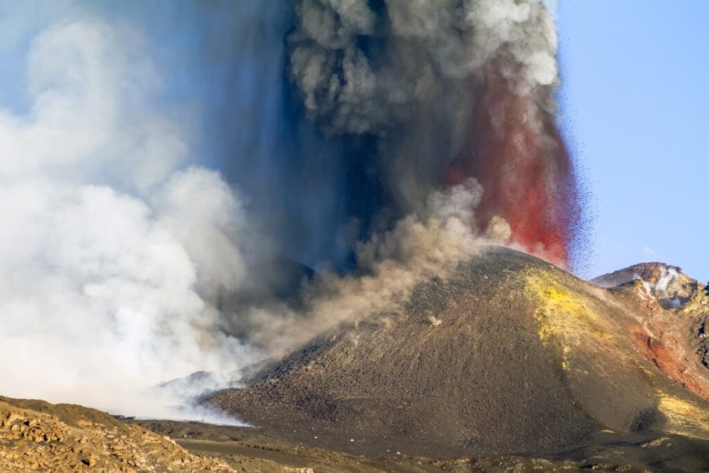 The role of CO₂ reveals how Etna can give rise to violent explosive eruptions: the new study