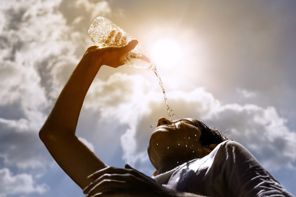 Tropical nights and heat waves, do not drop below 20°C: 10 tips from the Ministry of Health