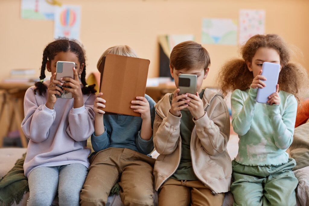 The EU towards a ban on social media for children under 3 and new rules under 13: Von der Leyen's proposal