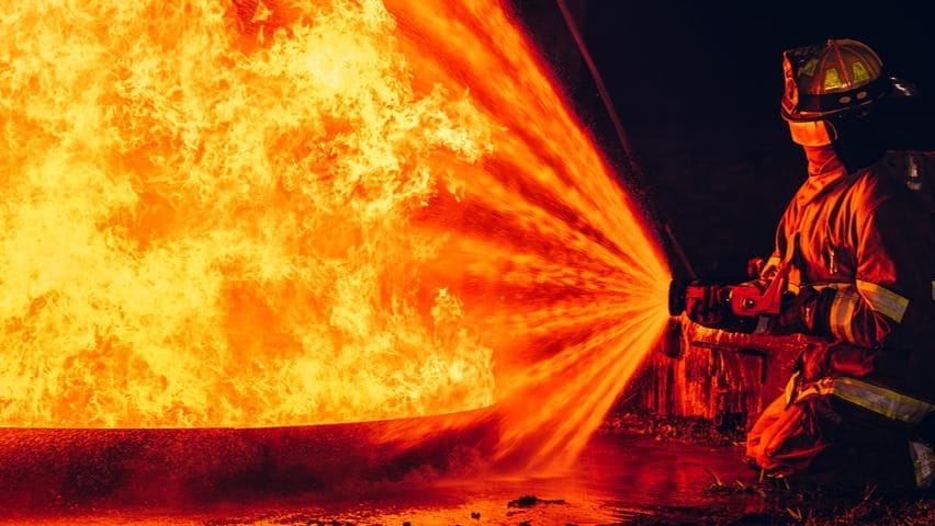 Summer fires, in Italy only 2% have a natural cause: the border between intent and negligence