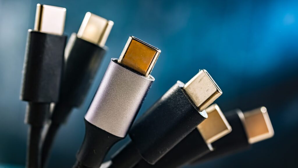 Why not all USB-C cables are the same even if they look identical: what features to check
