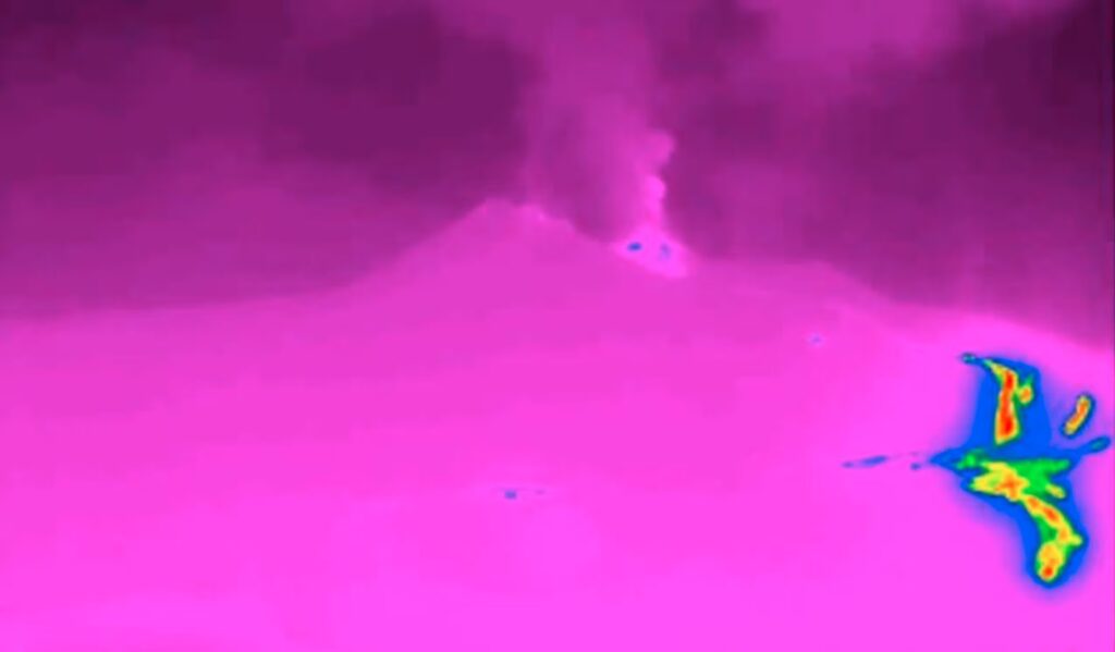 Etna in eruption, flows in the Valle del Bove: flights suspended at Catania airport, INGV bulletin