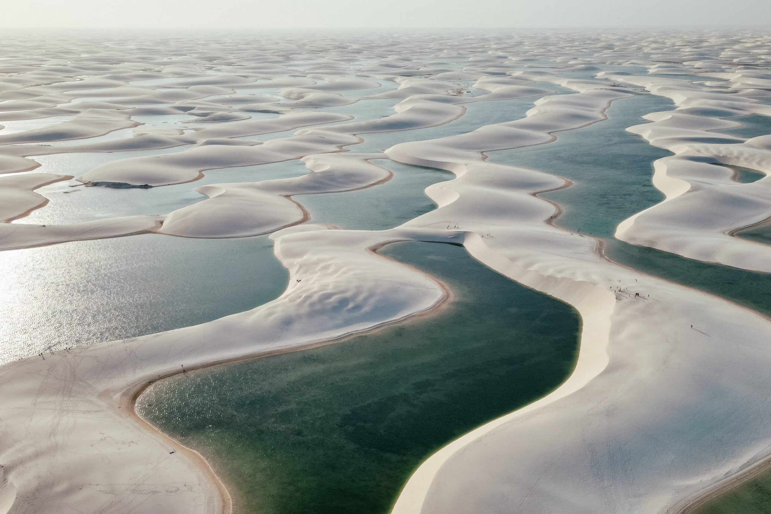 The "desert" of Brazil that fills with thousands of lakes every year: how Lençóis Maranhenses is formed