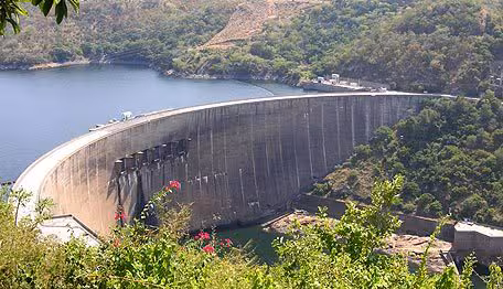 The Kariba Dam is the largest artificial lake in the world of 180 km³: why it caused 2000 earthquakes