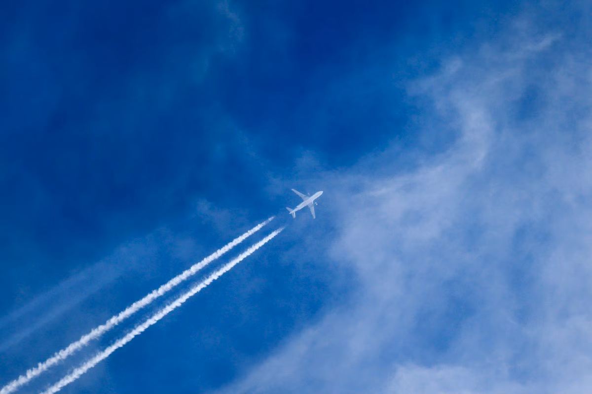 Google uses AI to predict where airplane contrails form to reduce their climate impact