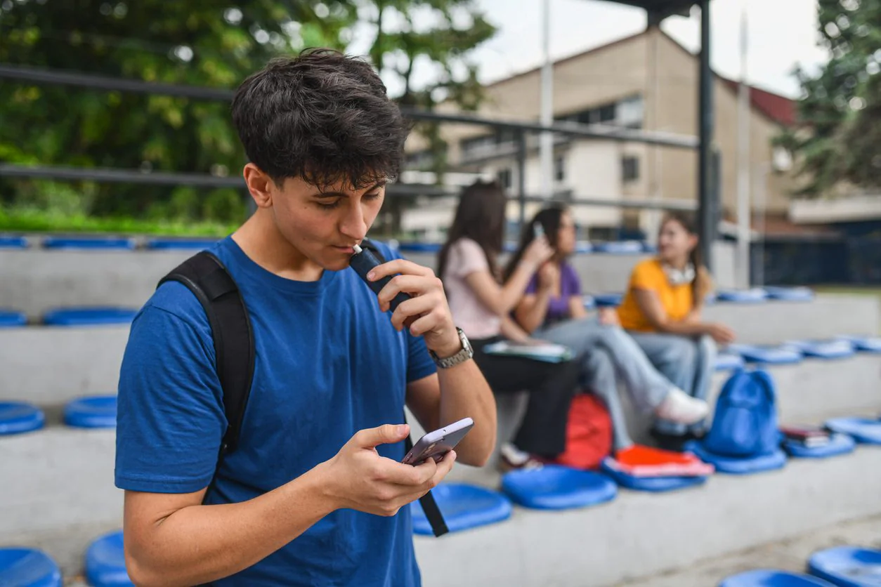 Smoking among adolescents, 37% have used products with nicotine: the numbers from the ISS 2026 survey