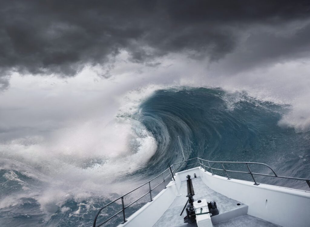 What are the 3 most dangerous seas in the world: from the Atlantic to the Drake Passage with waves up to 30 m high