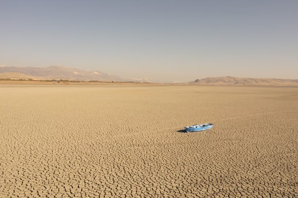 Glaciers and water reserves are shrinking: an estimated 11,400 billion euros due to water bankruptcy