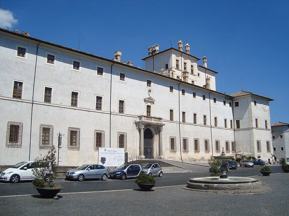 Palazzo Chigi in Ariccia, what the baroque residence shaped by Bernini looks like