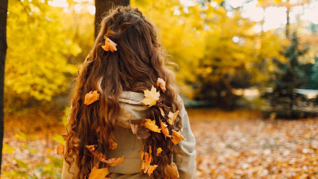 Why more hair falls out in autumn: a seasonal cycle to make room for new hair, studies
