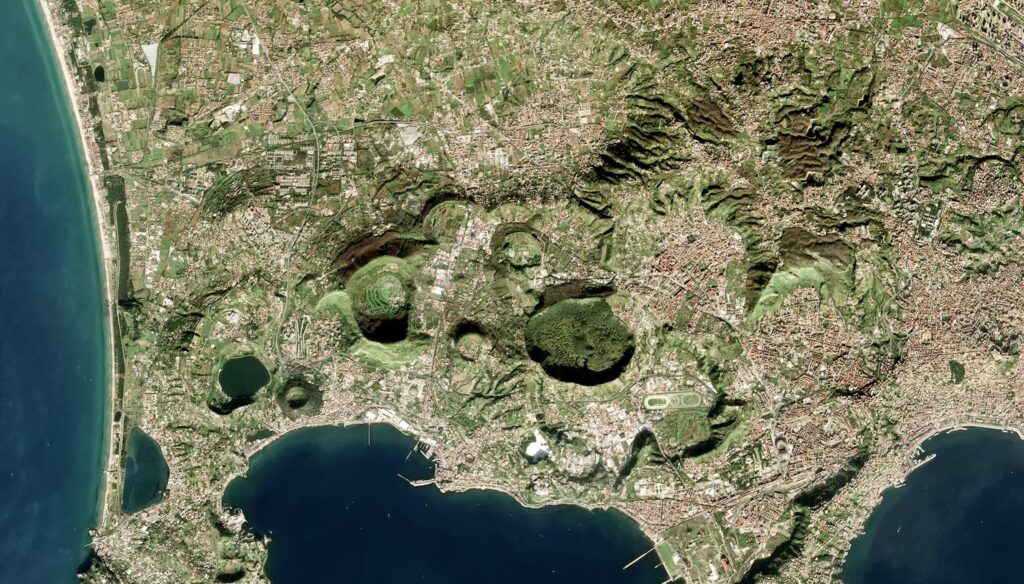 Why does the Campi Flegrei smell of sulfur and can't a Mw 5.1 earthquake be ruled out? The INGV answers